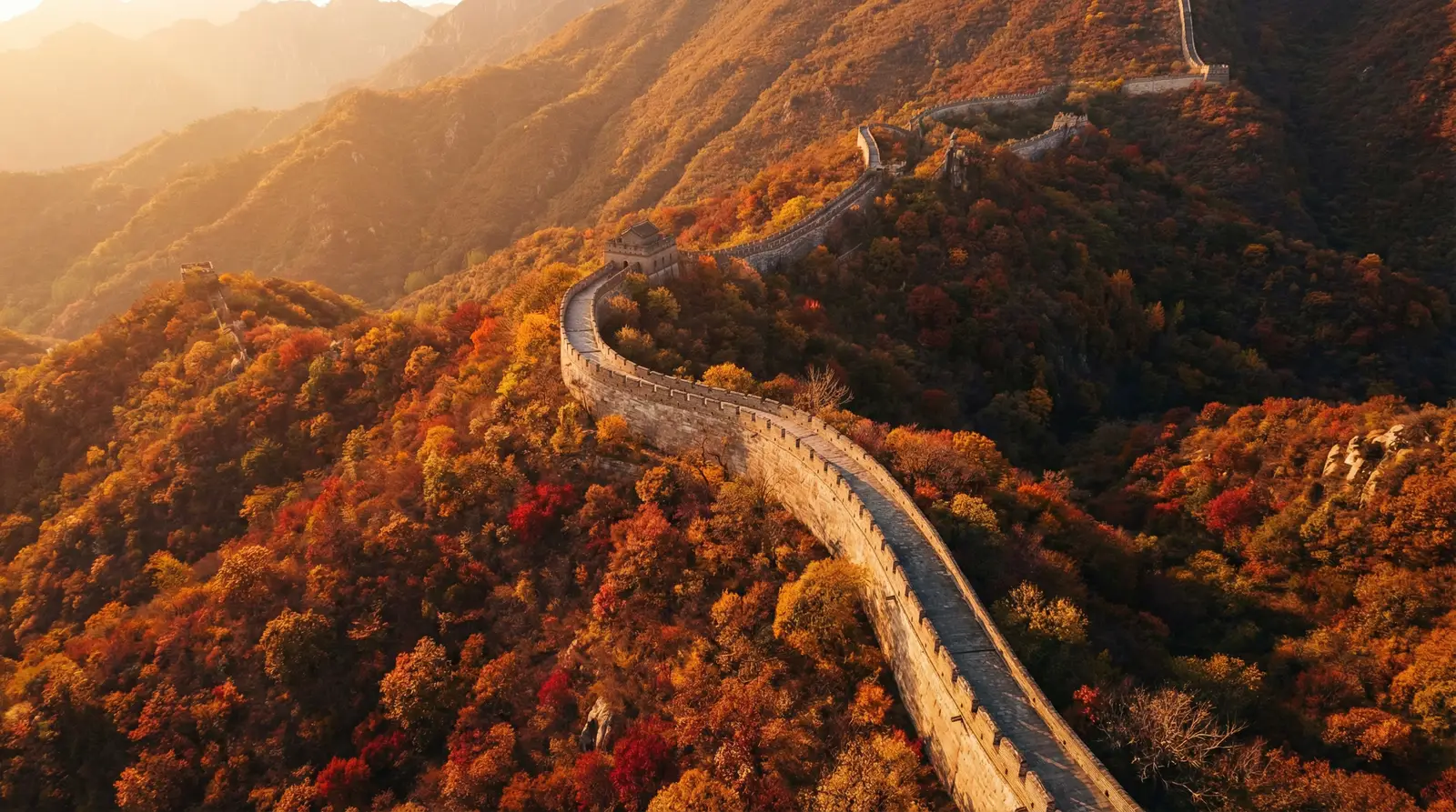 十七岁免费观看日本 秋日长城航拍全景